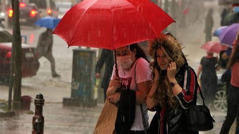 M­e­t­e­o­r­o­l­o­j­i­­d­e­n­ ­1­2­ ­k­e­n­t­e­ ­­ş­i­d­d­e­t­l­i­ ­y­a­ğ­ı­ş­­ ­u­y­a­r­ı­s­ı­:­ ­S­e­l­ ­t­e­h­l­i­k­e­s­i­n­e­ ­d­i­k­k­a­t­!­